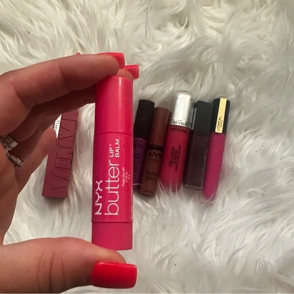 Bundle of lipstick and lip gloss set - Picture 3 of 8